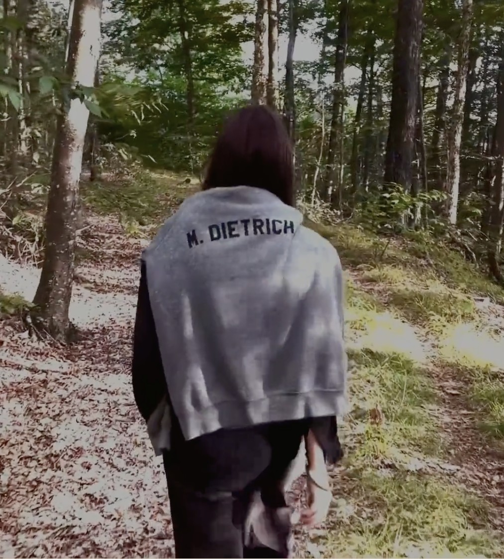 Sororitées sweatshirt, name on the back