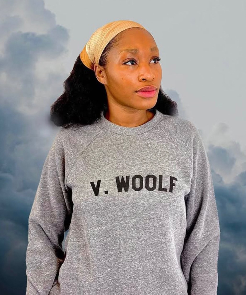 A Sororitées V. Woolf sweatshirt